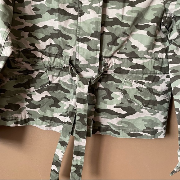 Banana Republic Camo Utility Jacket Petite Size Small - Picture 3 of 16